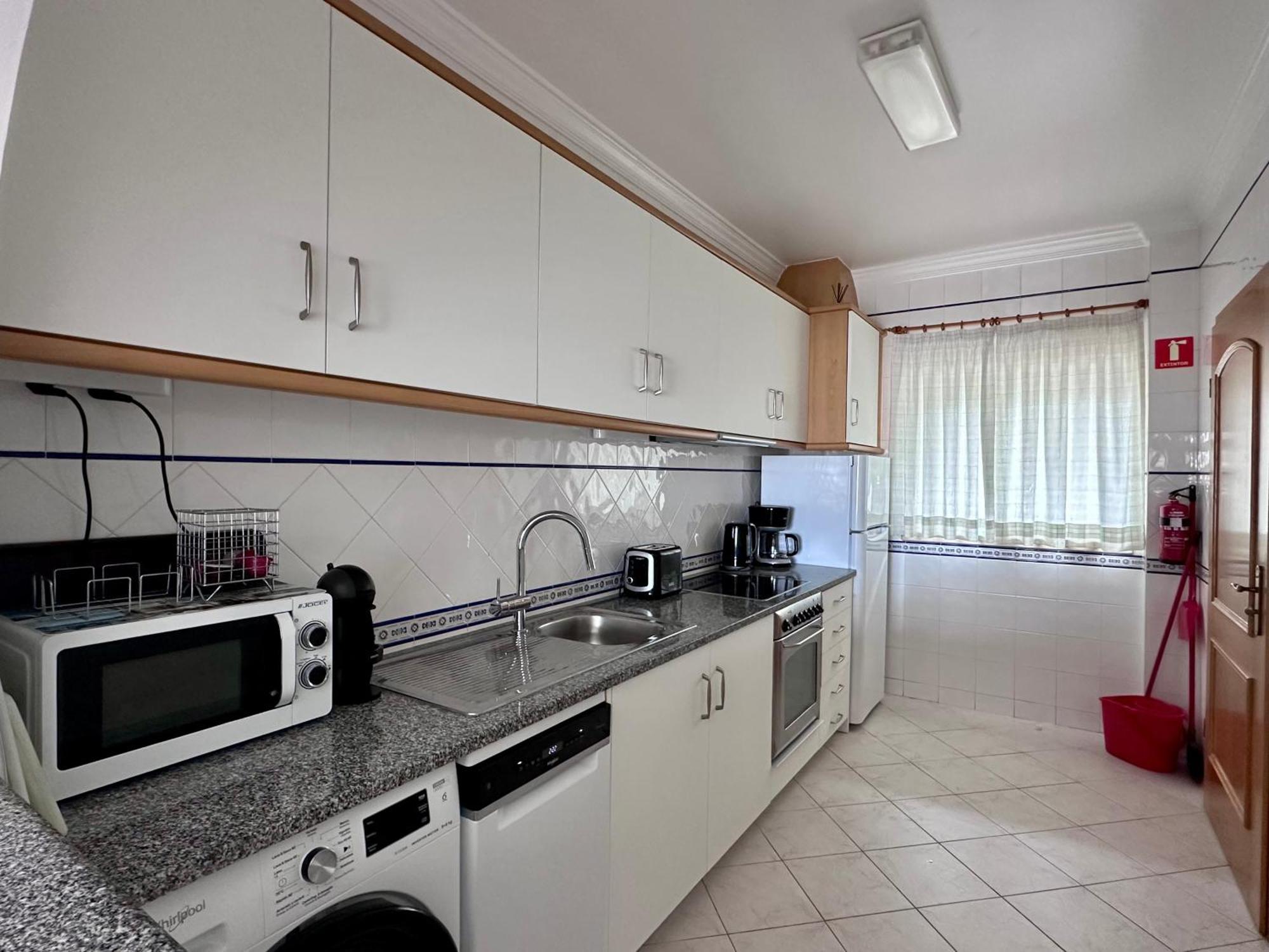 Sunset Haven In Albufeira - Short Walk To Oldtown Apartment Exterior photo